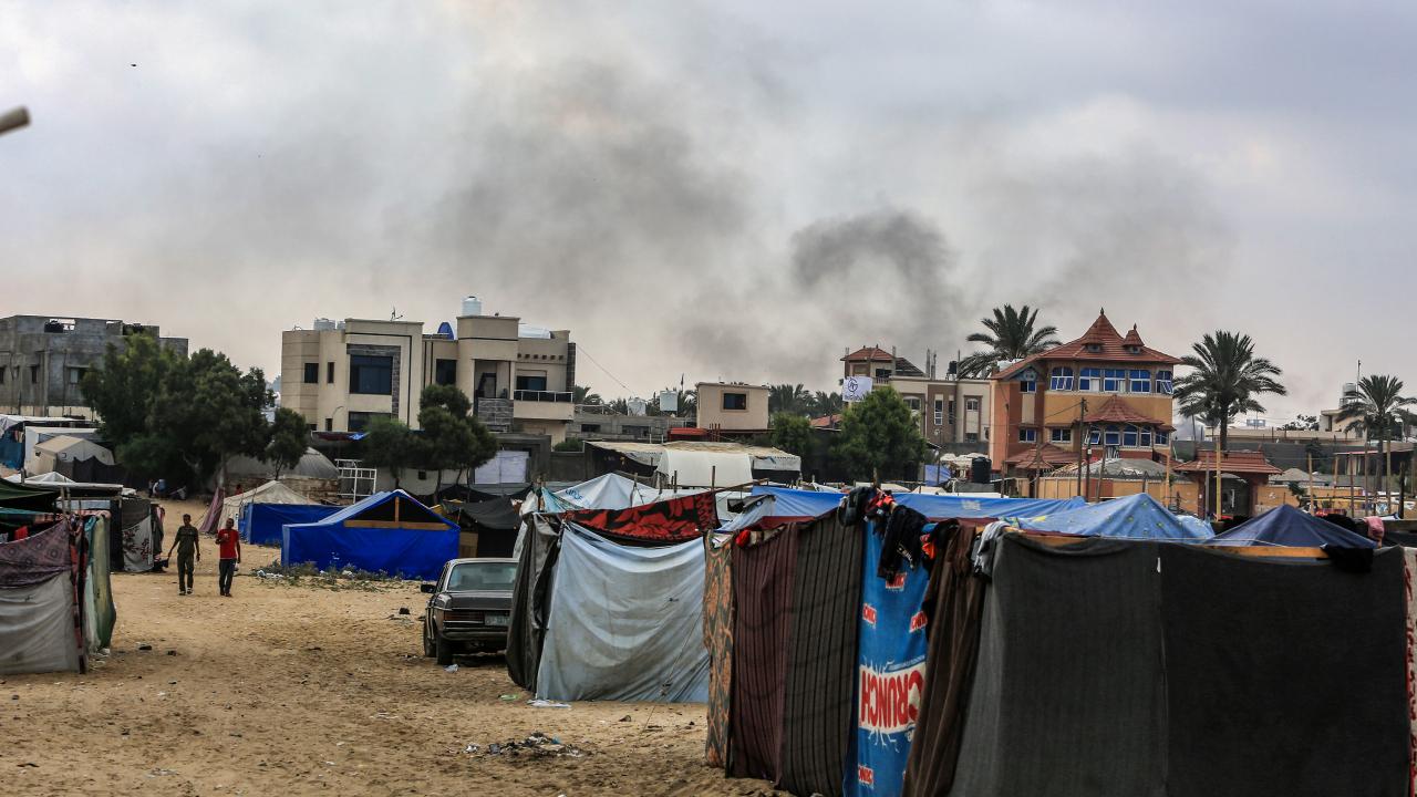 İsrail ordusu Refah’ta Filistinlilerin çadırlarını bombaladı