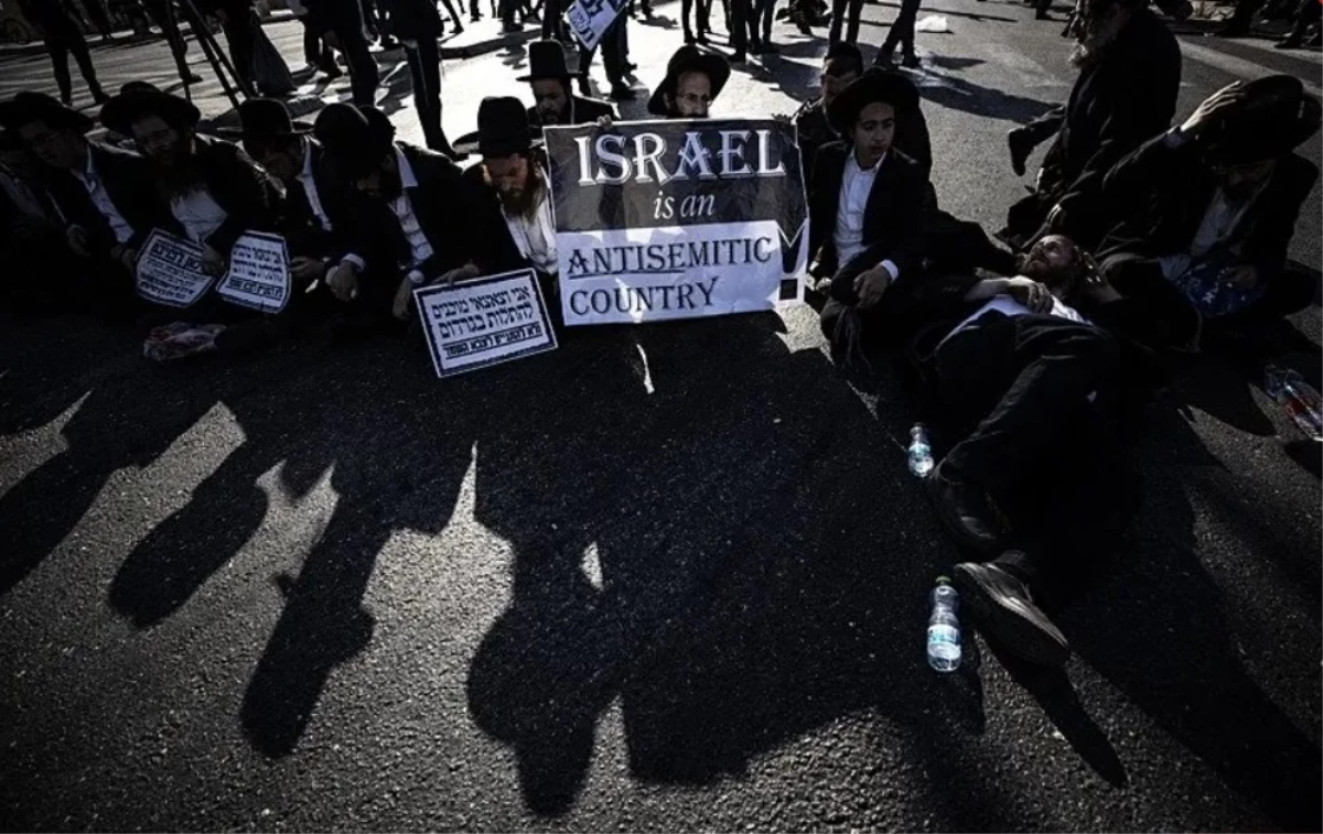 İsrail’de Harediler Zorunlu Askerlik Hizmetini Protesto Etti
